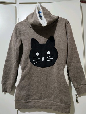 Fleece sweatshirt with cat design and Sherpa lining used, size S