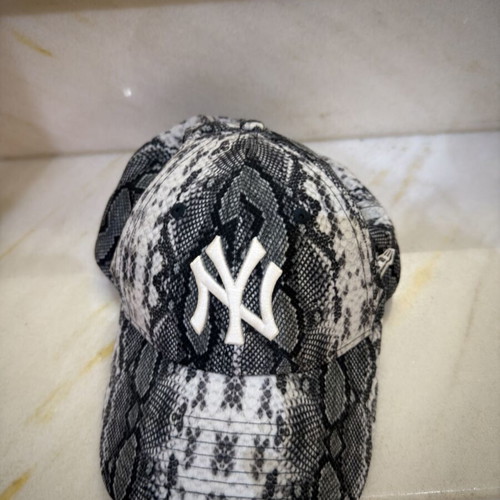 New Era baseball cap with animal print