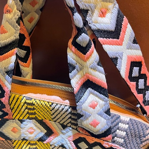Tribal knitted shoulder bag like new, multicolored