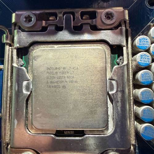 PC Gaming Set Core i7 950 with Gigabyte X58 Motherboard and 4GB RAM used