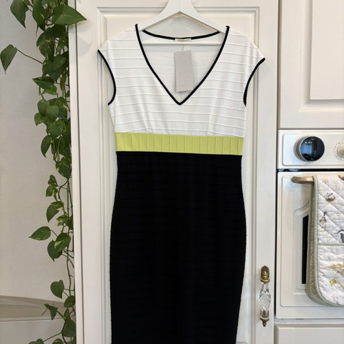 Daphne dress new, black and green