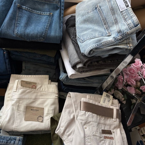 Jeans wholesale pack of 147 new with tags, mixed brands