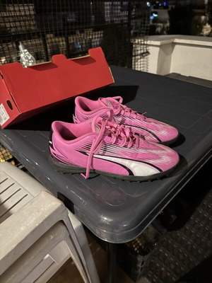 Puma ποδοσφαιρικά 37.5, μια φορά φορεμένα, ροζ