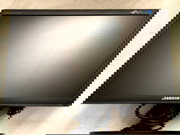 Samsung SyncMaster E1920N HD - € 24,00 - Vendora