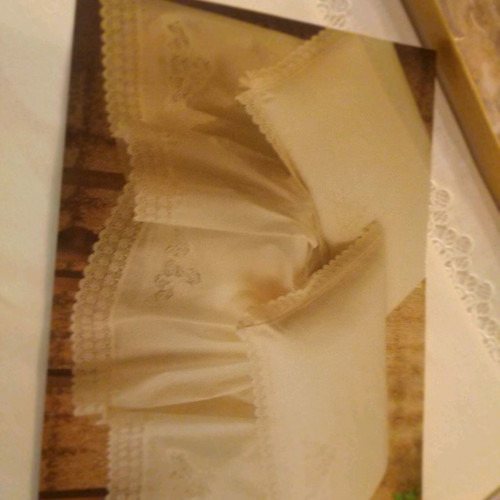 Double sheet with lace and two pillowcases new for double bed