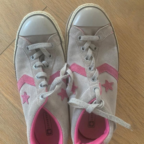 Converse Kids Sneakers Gray with Pink used, star design