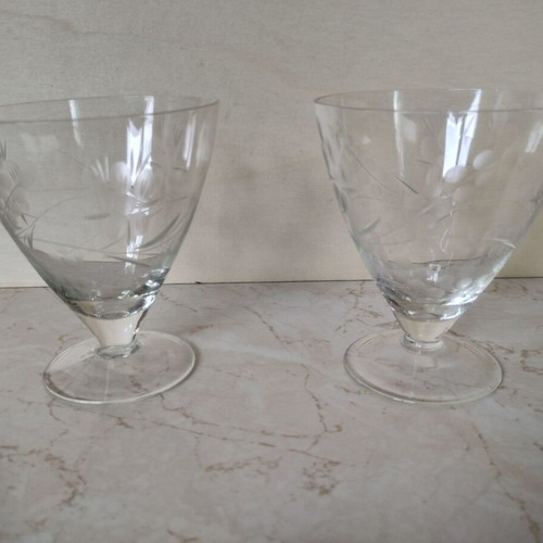 Vintage etched wine glasses set of 2 like new