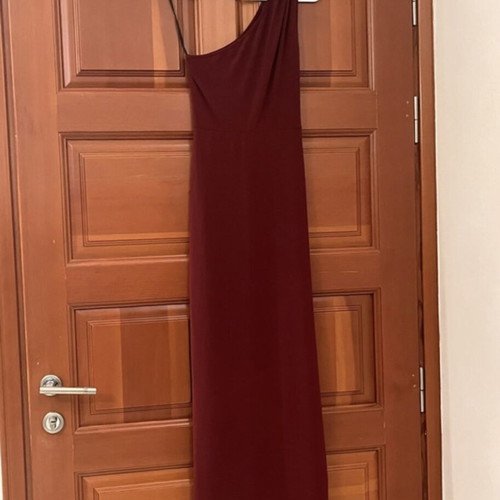 Maxi burgundy one-shoulder dress like -  14,00 - Vendora.cy