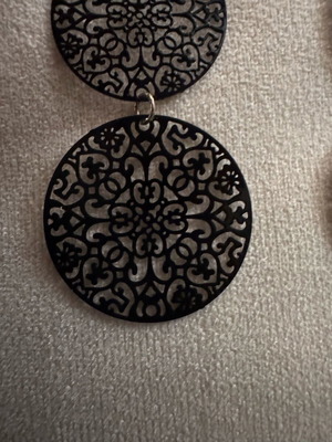 Long earrings like new, black