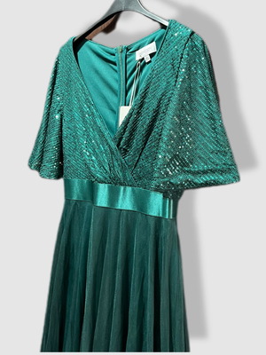 Evening dress new with sequins and tulle green size M