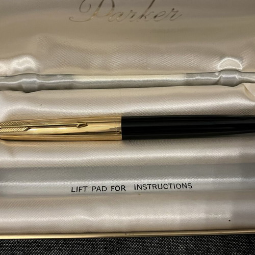 Parker 61 Custom fountain pen black and gold with original case