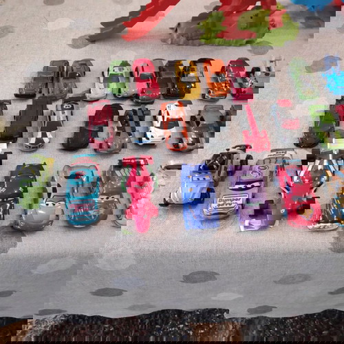 Πακέτο αυτοκινητάκια Disney/Pixar και Hotwheels μεταχειρισμένα, 115 τεμάχια