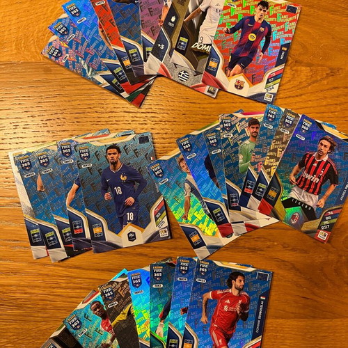 Panini 365 2026 cards like new, pack of 28, blue red fans fav, dominator, badge