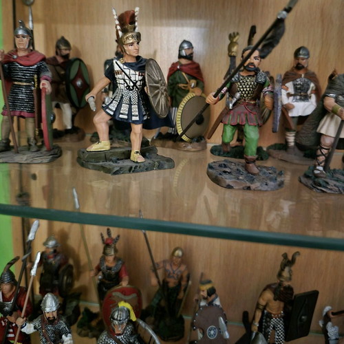 Lead miniatures of ancient warriors like new, set of 77