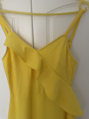 Women's dress new, yellow, size small, elastic fit