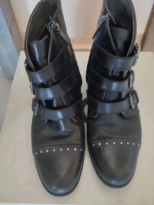 Leather ankle boots like new, Italian Tsakiris, size 39, black