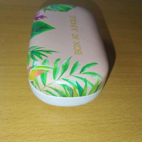 Contact lens case like new, small glasses-type