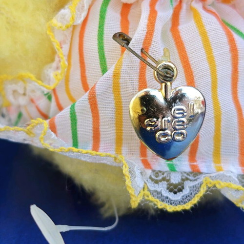 El Greco Easter egg plastic with chick used