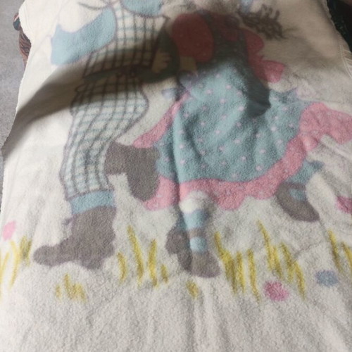 Children's wool blanket like new for crib 150x100