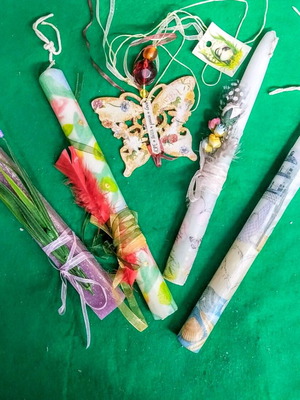 Set of 4 collectible Easter candles with wooden butterflies and luxury packaging new
