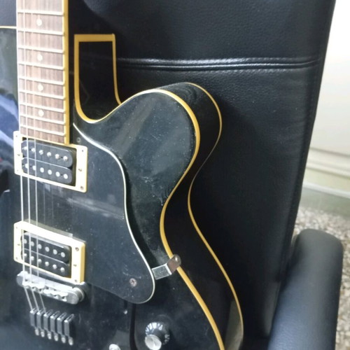 Yamaha electro-acoustic guitar like new