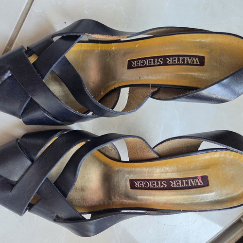 Leather sandals used, size 38.5, blue, with heel