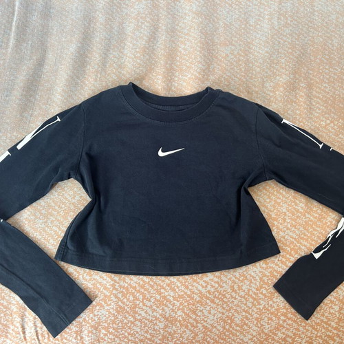 Nike Tee Long Sleeve Crop Top like new, size XS, black and white