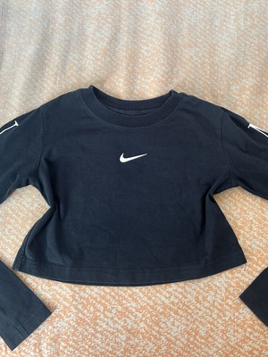Nike Tee Long Sleeve Crop Top like new, size XS, black and white