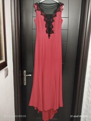 A-Style women's dress like new, size M, red and black
