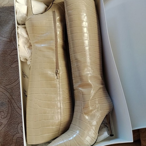 Sante beige boots size 40 like new leather with zipper