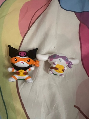 Φιγούρες Kuromi και Cinnamoroll σαν καινούργιες, ντυμένες ως TMNT χαρακτήρες