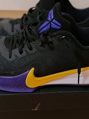 Αθλητικά παπούτσια Nike Mamba Focus Kobe σαν καινούργια, μέγεθος 47,5, μαύρα