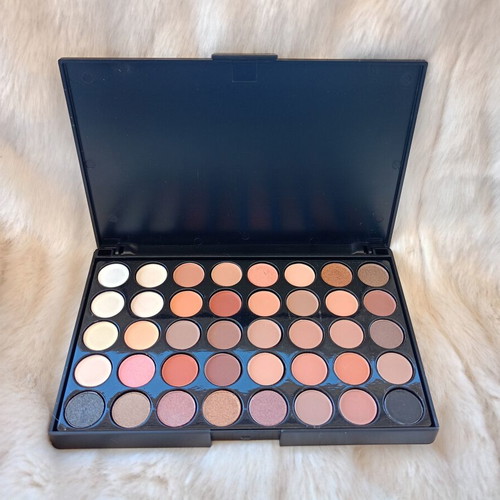 Eyeshadow palette 40 shades nude, peach and earth tones new