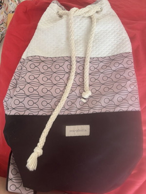 Sea Phoria backpack like new, black and white, ideal for beach