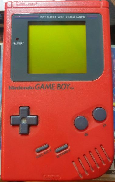 Game Boy Original kokkino pliros litourgiko me to kapaki tou, poli katharo