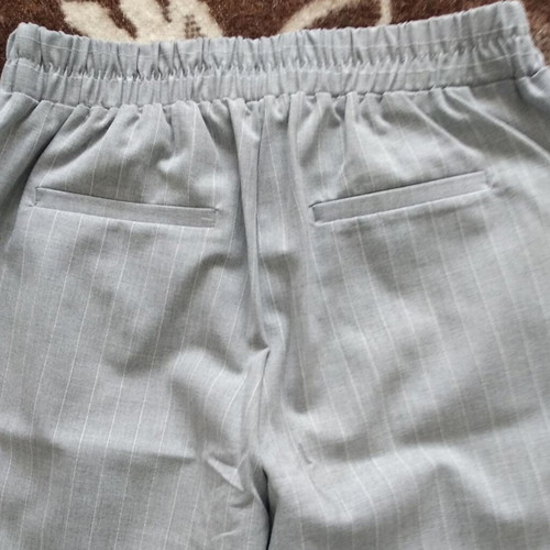 Bershka gray striped pants like new, slim fit, elastic waist