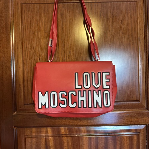 Love Moschino shoulder bag like new, red synthetic leather