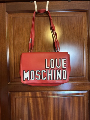 Love Moschino shoulder bag like new, red synthetic leather