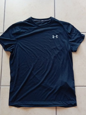 Under Armour T-shirt, black, size M