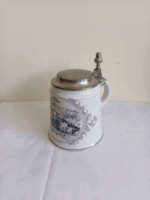 Collectible beer mug porcelain like new