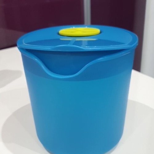 CrystalWave 1-liter Tupperware jug new