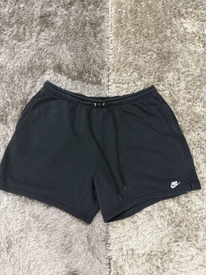 Nike shorts used, black, size XL
