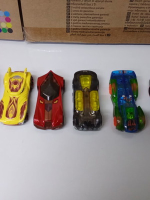 Hot Wheels collection of 6 authentic cars like new