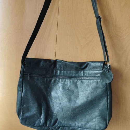 Large black Picard leather shoulder bag used