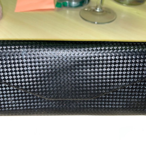 Sunglasses used with black thin frame