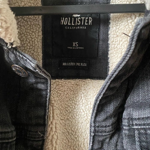 Men's Sherpa-lined Hollister denim jacket like new, black, size XS