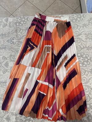 Desiree skirt used once, multicolor, size M