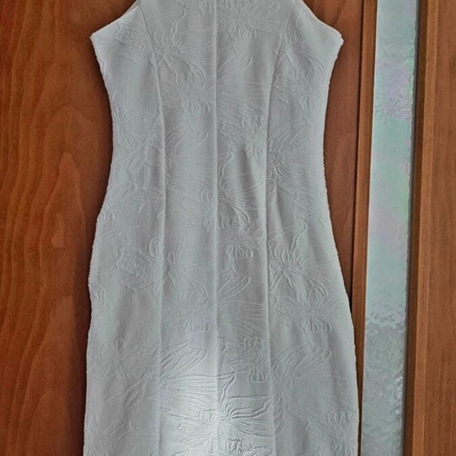 Zara white fitted midi dress with embossed floral design, like new
