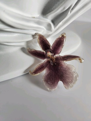 Брошка с естествен цвят на орхидея нова