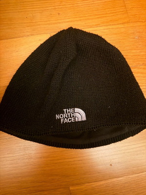 North Face beanie like new